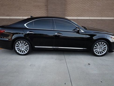 Used 2013 Lexus LS 460 4dr Sedan AWD image 4