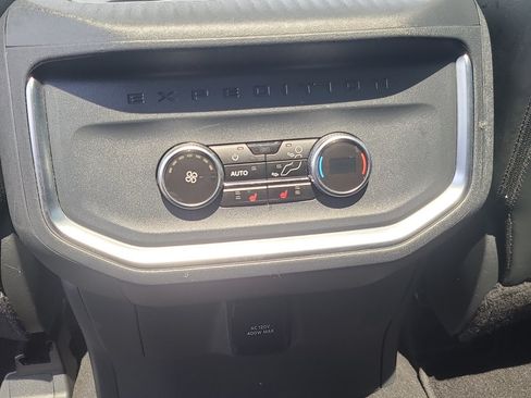 Used 2025 Ford Expedition Platinum AWD/4WD image 39