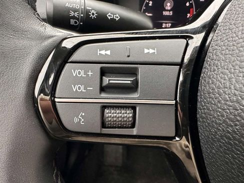Used 2025 Acura Integra FWD image 16