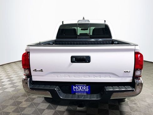 Certified 2021 Toyota Tacoma SR5 AWD/4WD image 7