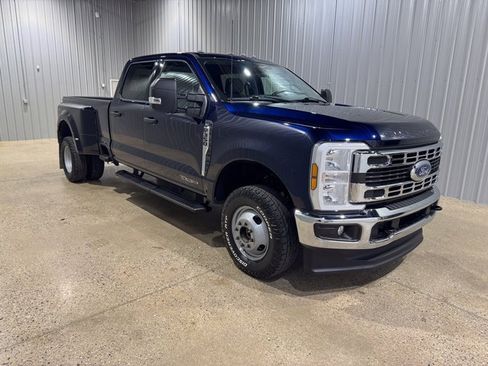 Used 2024 Ford F350 XLT image 3