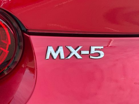 Used 2023 MAZDA MX-5 Miata Sport image 48