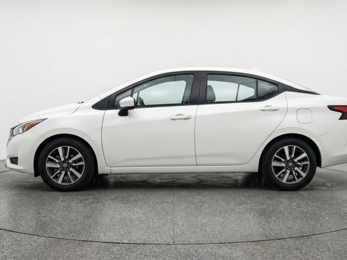 Used 2025 Nissan Versa SV FWD image 5