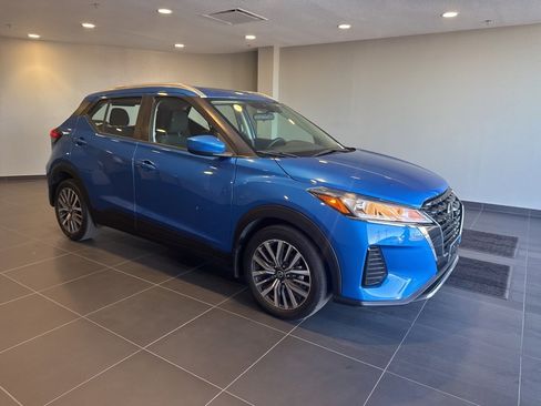 Used 2021 Nissan Kicks SV image 4