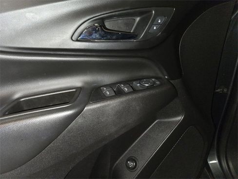 Used 2019 Chevrolet Equinox LT w/ Driver Convenience Package image 13