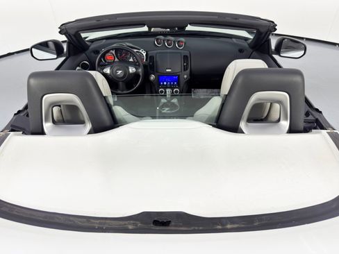 Used 2014 Nissan 370Z Touring w/ Sport Package image 35