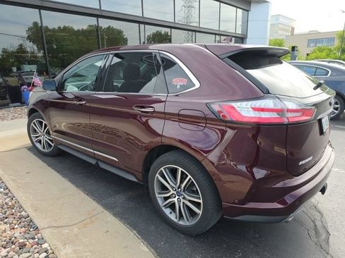 Used 2019 Ford Edge Titanium w/ Equipment Group 301A AWD/4WD image 3