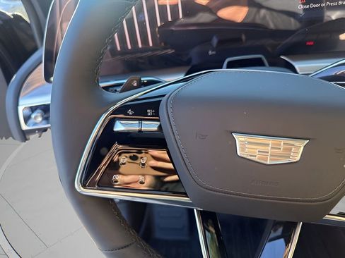 New 2026 Cadillac Lyriq Signature Luxury w/ Nappa Leather Package AWD/4WD image 30