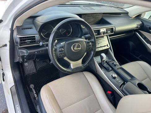 Used 2018 Lexus IS 300 AWD image 18
