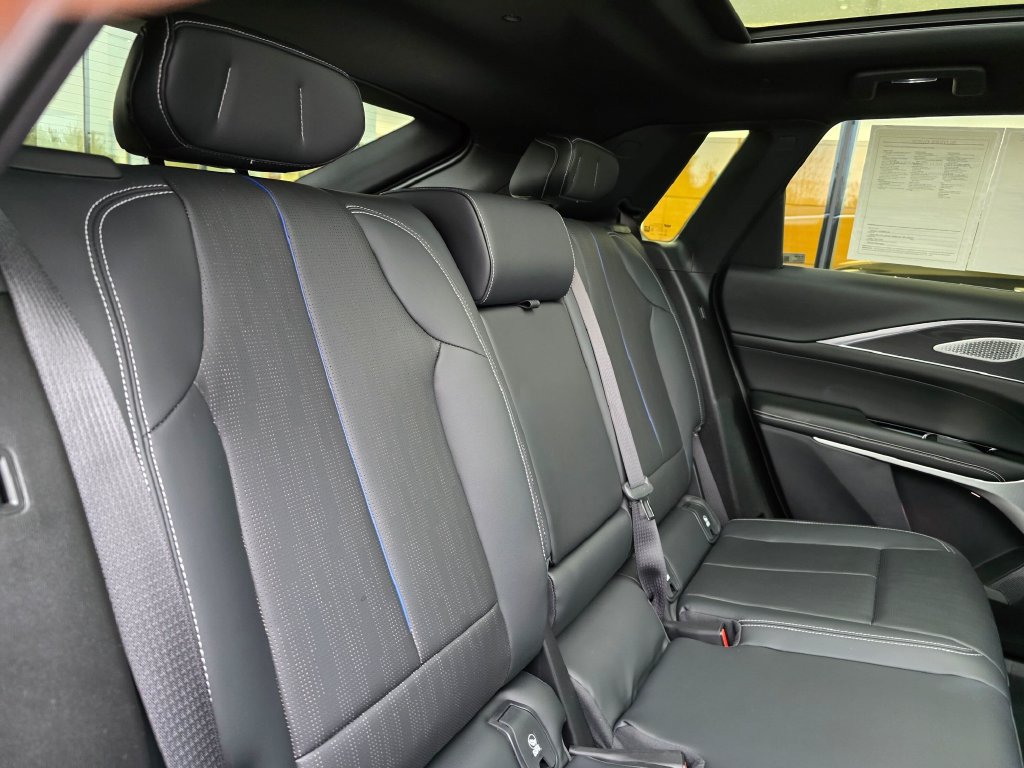 Certified 2024 Cadillac Lyriq Luxury AWD/4WD image 14