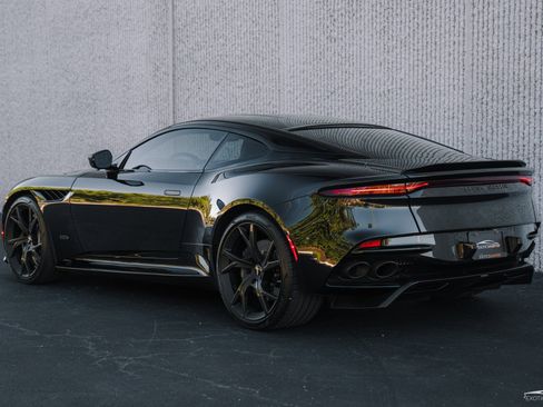 Used 2019 Aston Martin DBS Superleggera RWD image 10