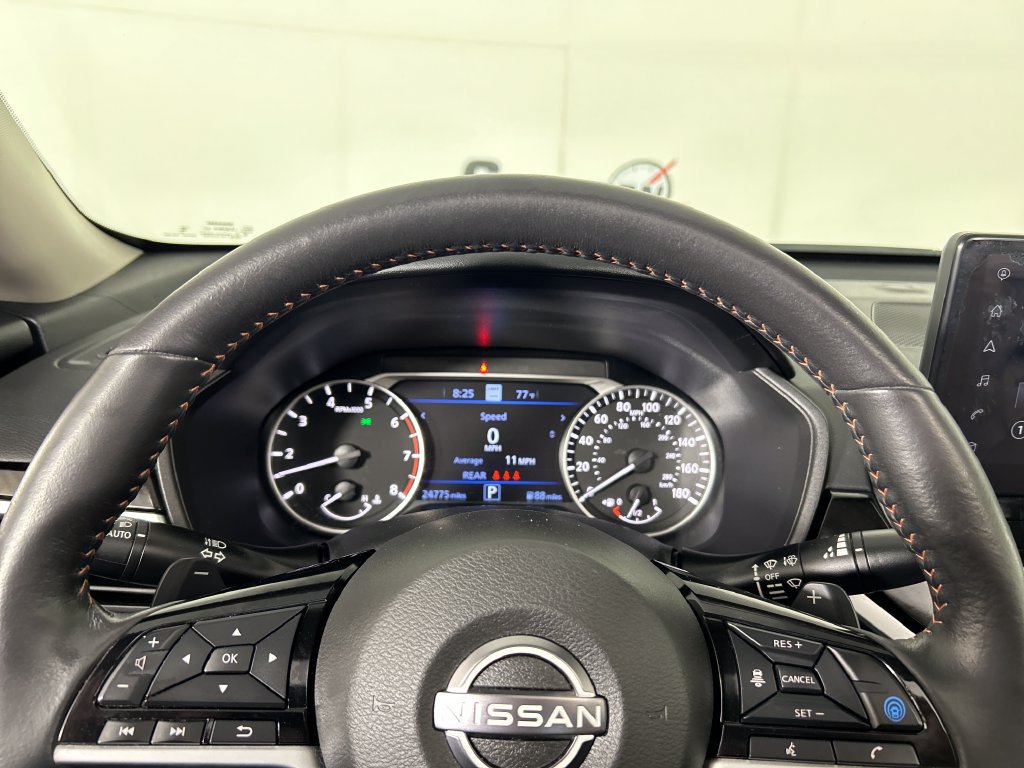 Used 2023 Nissan Altima 2.0 SR FWD image 14