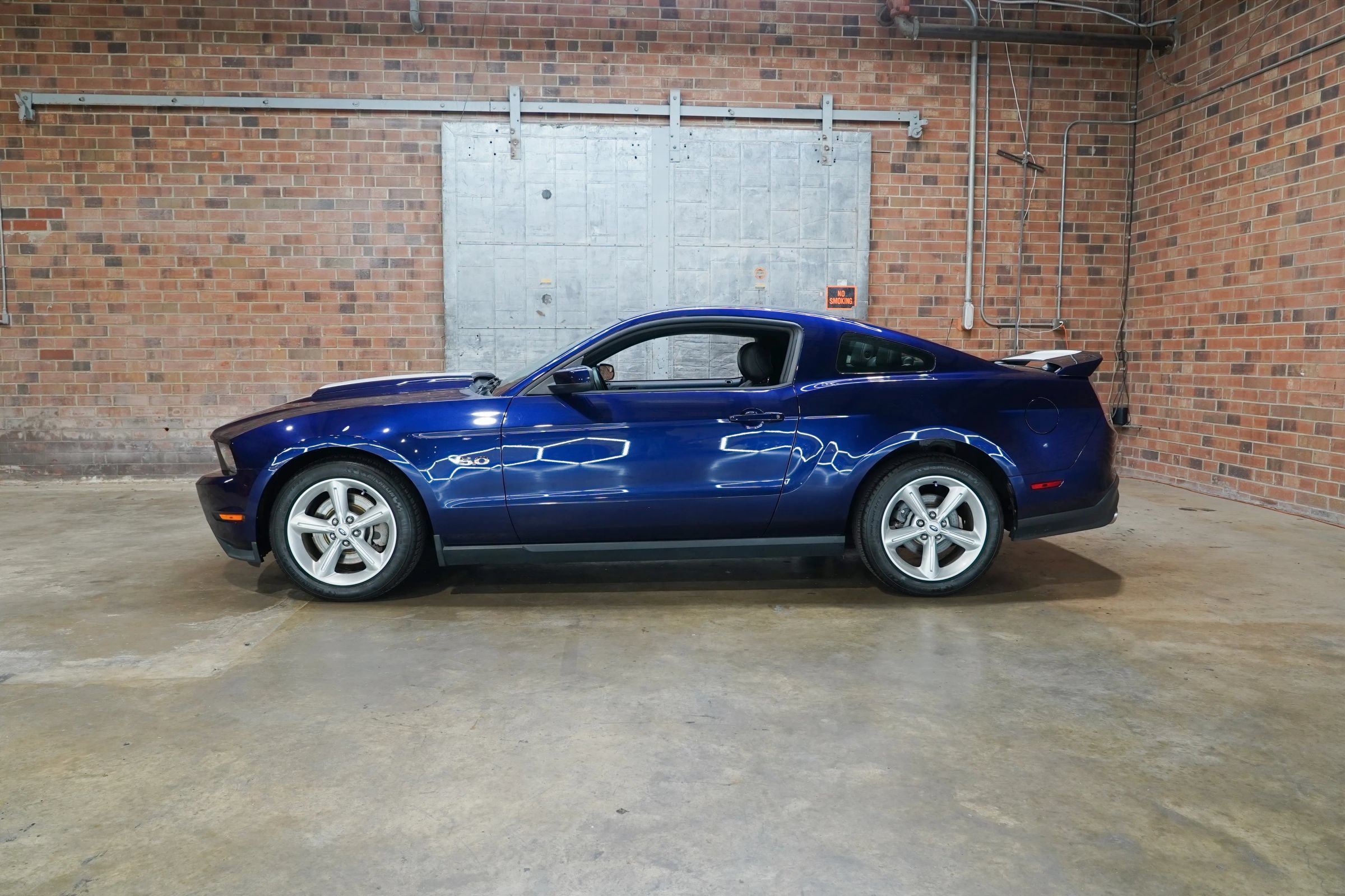 Used 2012 Ford Mustang GT Premium w/ GT Coupe Accessory Pkg 4 RWD image 1