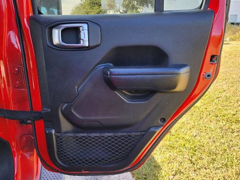 Used 2020 Jeep Gladiator Sport w/ Quick Order Package 24S image 16