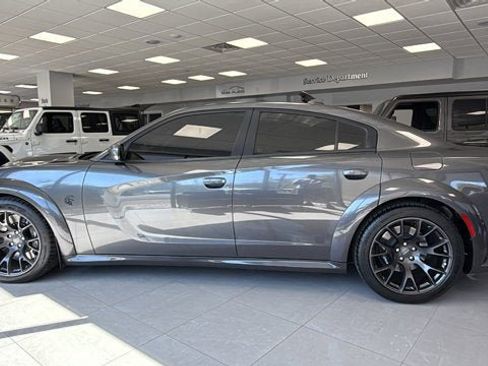Used 2022 Dodge Charger SRT Hellcat w/ Harman/Kardon Audio Group RWD image 6
