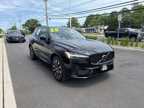 Used 2025 Volvo XC60 B5 Plus AWD/4WD image 6