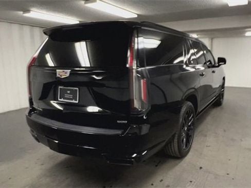 Used 2021 Cadillac Escalade ESV Sport Platinum image 8