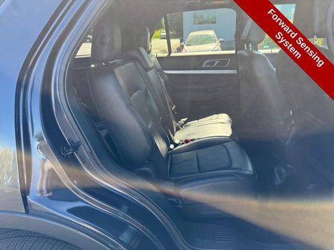 Used 2017 Ford Explorer XLT w/ Equipment Group 202A AWD/4WD image 36