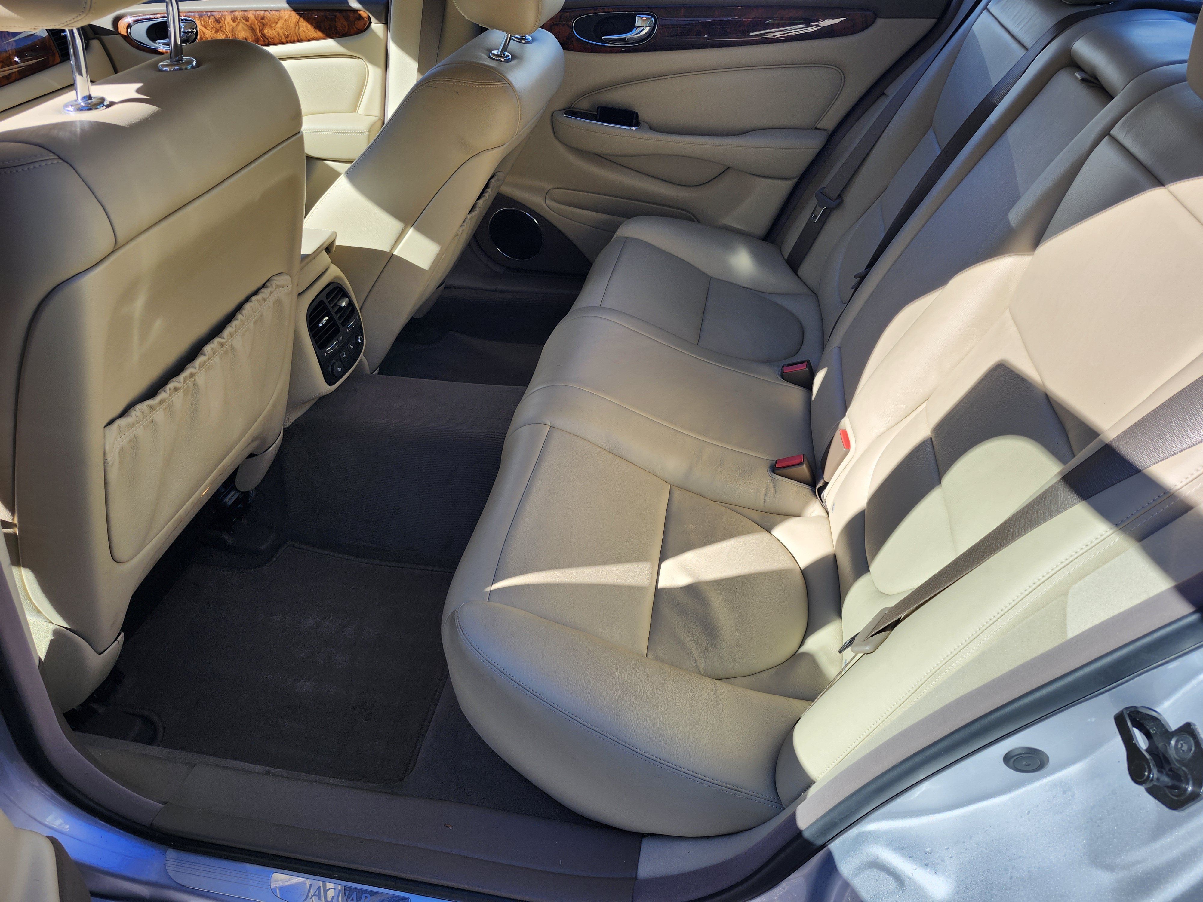 Used 2005 Jaguar XJ8 RWD image 5