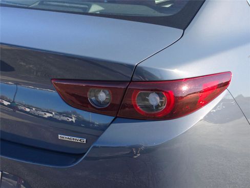 Used 2024 MAZDA MAZDA3 s image 13