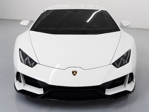 Used 2020 Lamborghini Huracan EVO image 4