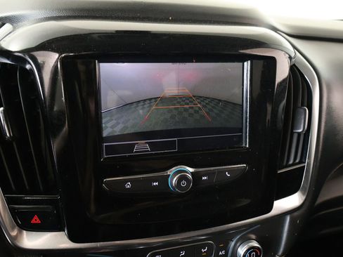Used 2021 Chevrolet Traverse LS FWD image 6