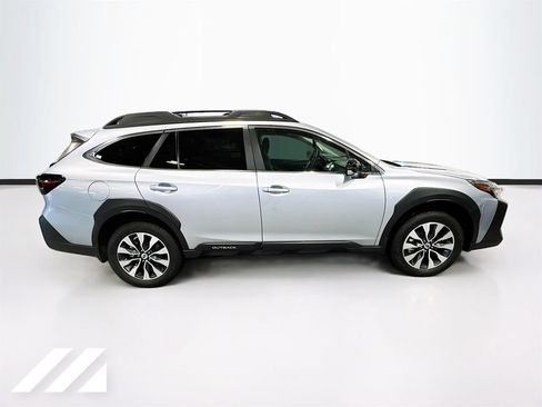 Certified 2025 Subaru Outback Limited AWD/4WD image 4