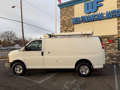 Used 2014 Chevrolet Express 2500 image 16