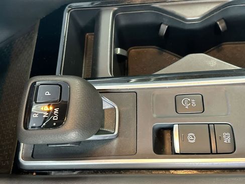 Used 2025 Nissan Pathfinder SV AWD/4WD image 21