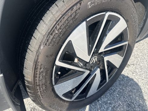Used 2024 Volkswagen Atlas SE AWD/4WD image 11