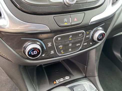 Used 2023 Chevrolet Equinox Premier AWD/4WD image 38
