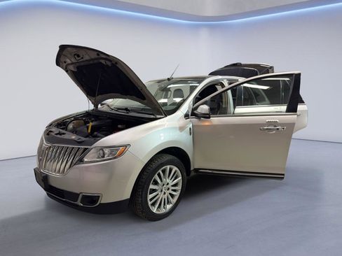 Used 2012 Lincoln MKX AWD image 9