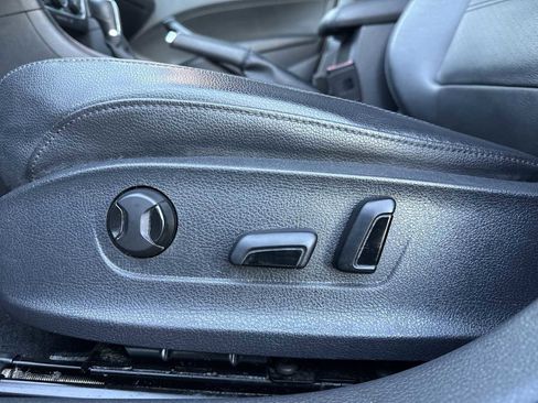 Used 2018 Volkswagen Passat 2.0T R-Line image 16