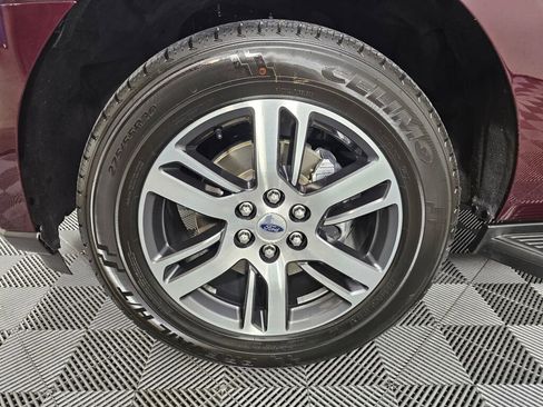 Used 2024 Ford Expedition Limited image 11
