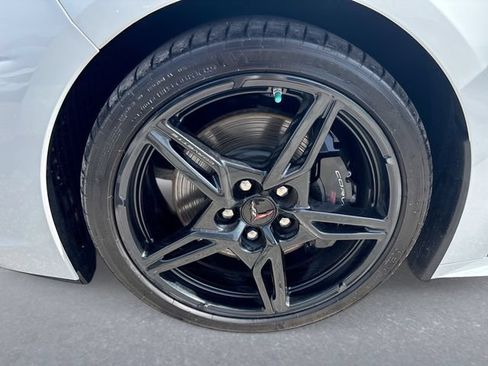 Used 2023 Chevrolet Corvette Stingray Premium Conv w/ Z51 Performance Package RWD image 10