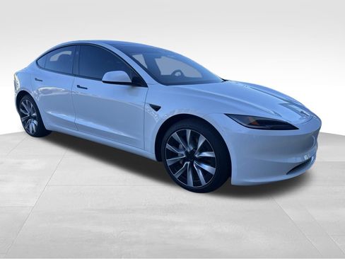 Used 2025 Tesla Model 3 RWD image 3
