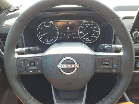Certified 2026 Nissan Rogue SV FWD image 13