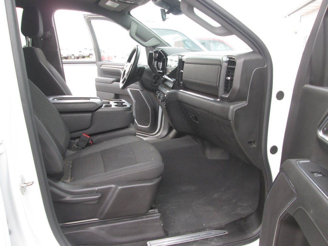 Used 2024 Chevrolet Silverado 2500 LT AWD/4WD image 21