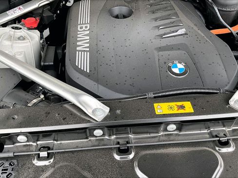 Used 2026 BMW X5 xDrive50e w/ Climate Comfort Package image 32