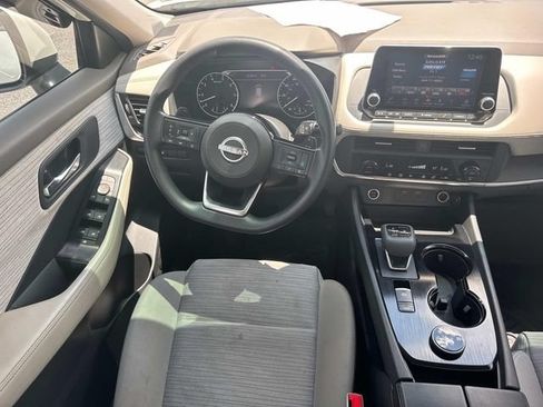 Used 2023 Nissan Rogue SV AWD/4WD image 18