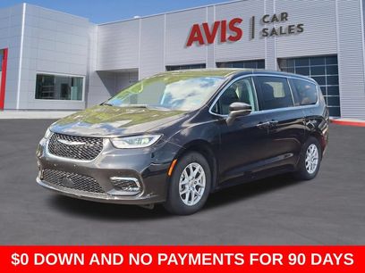 Used 2023 Chrysler Pacifica Touring-L