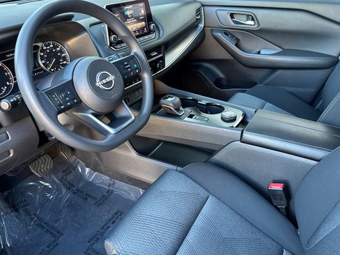 Certified 2024 Nissan Rogue SV image 10