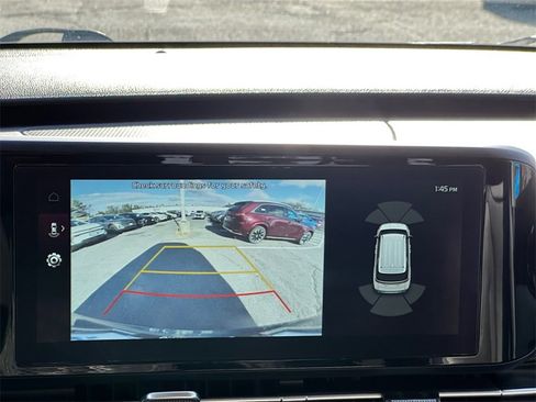 Used 2024 Kia Carnival EX image 16