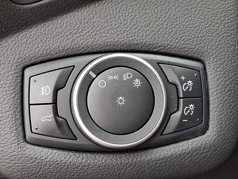 Used 2017 Ford Escape SE w/ SE Cold Weather Package AWD/4WD image 25