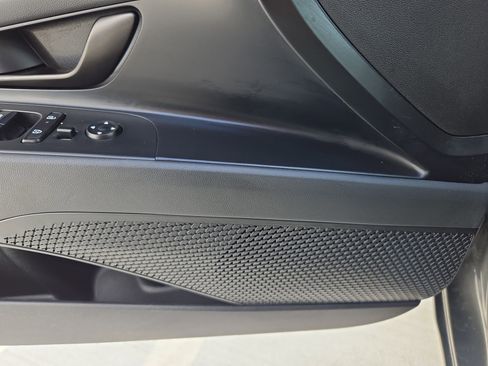 Used 2025 Hyundai Elantra Sport image 15