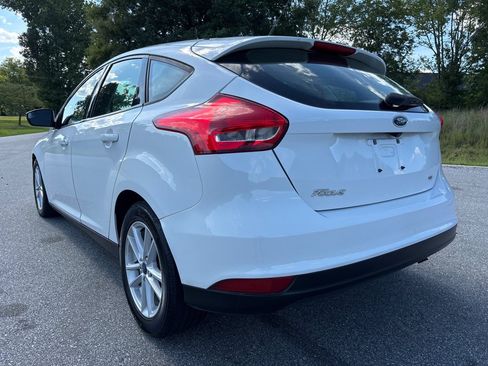 Used 2017 Ford Focus SE FWD image 3