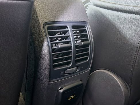 Used 2017 Ford Escape Titanium FWD image 27
