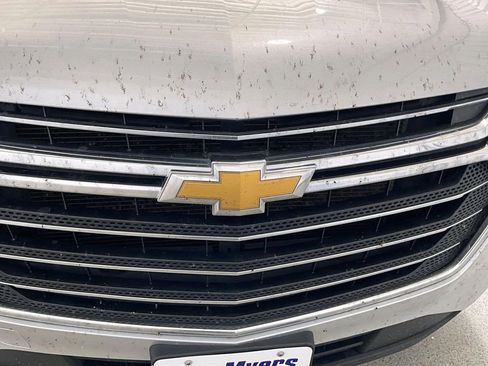 Used 2021 Chevrolet Traverse LT FWD image 27