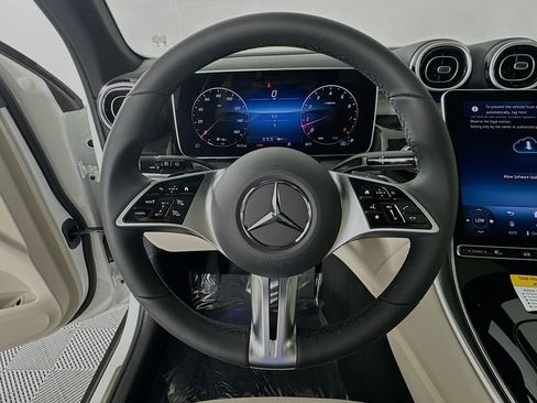 Used 2026 Mercedes-Benz GLC 300 GLC 300 image 11