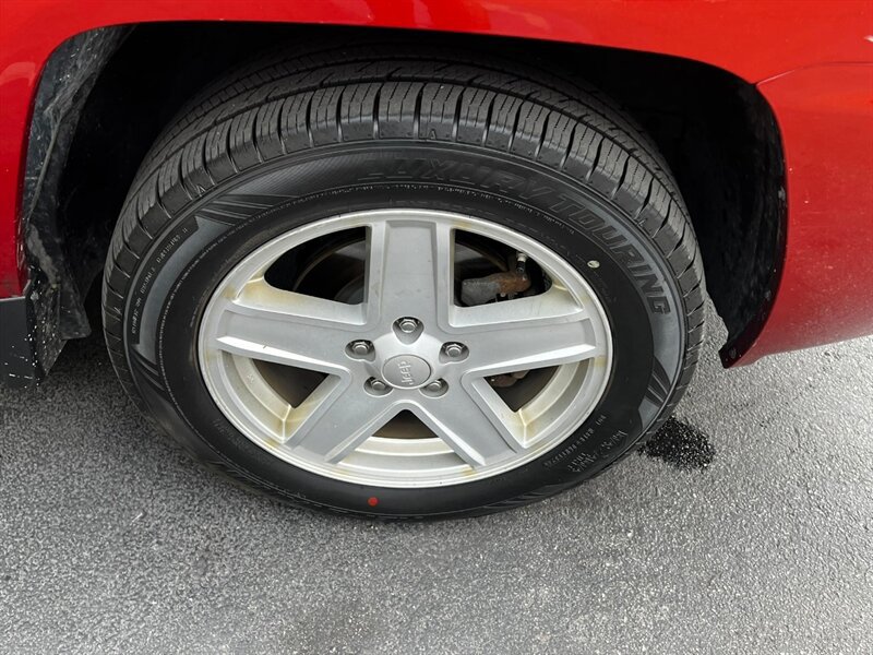 Used 2008 Jeep Compass Sport AWD/4WD image 10